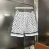 Hochwertige Louis Vuitton Shorts im schwarzen Monogramm-Stil