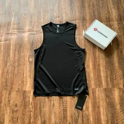 Luxuriöse, ärmellose, schwarze, atmungsaktive Lululemon-Kollektion