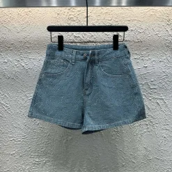 Hochwertige Chanel-Shorts aus blauer Denim-Strasskollektion