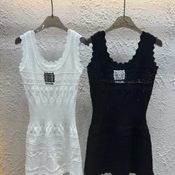 Hochwertige Chanel-Weste im weißen Strick-Stickerei-Stil