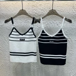 Luxuriöse Hosenträger aus weißer Strick-Logo-Kollektion von Miu Miu