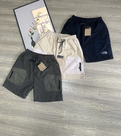 Premium The North Face Shorts Schwarze Nylon-Logokollektion