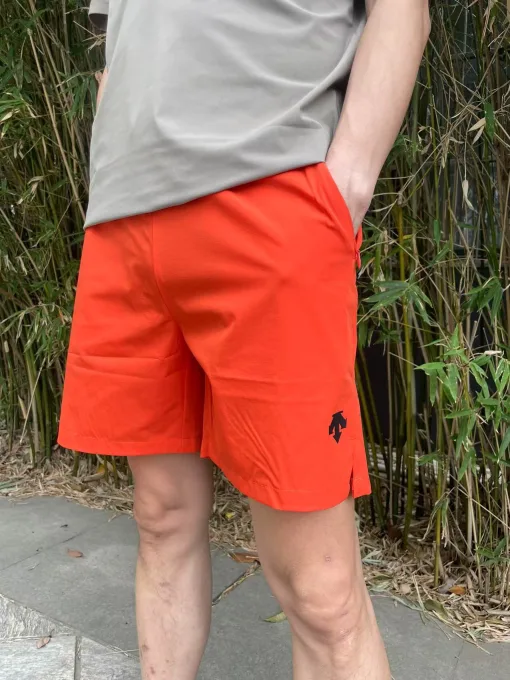 Hochwertige Descente Shorts aus schwarzem Nylon, Casual Collection