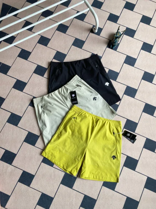 Premium Descente Shorts Schwarz Atmungsaktive Kollektion