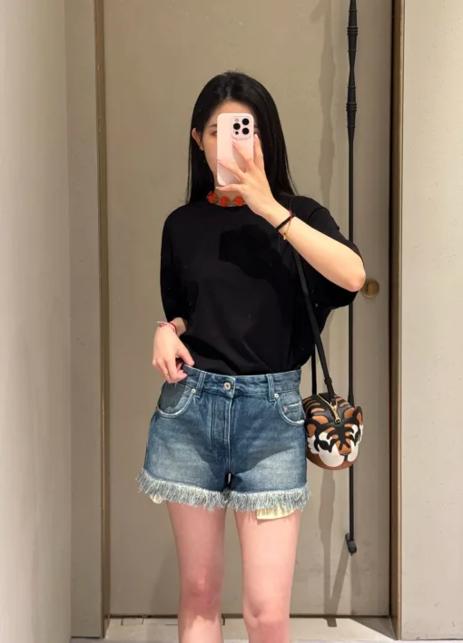 Luxus-Shorts von Loewe in Blau aus Leder im Logo-Stil