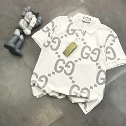 Hochwertige Gucci Kurzarm-T-Shirts aus schwarzer Baumwolle im klassischen Stil
