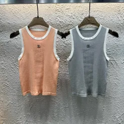 Hochwertige Chanel Weste im Pink-Strick-Stil
