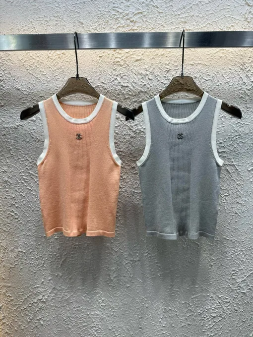 Hochwertige Chanel Weste im Pink-Strick-Stil