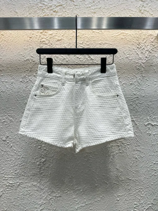 Meistverkaufte Chanel-Shorts im bestickten Stil aus weißem Denim