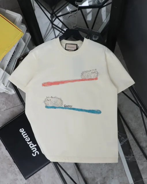 Bestseller der Gucci-Kollektion mit kurzem Ärmel und Beige-Print