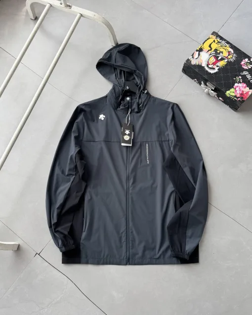 Bestseller Descente Mäntel Grau Nylon Casual Style