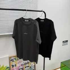 Hochwertige Kurzarm-Kollektion von Stone Island in Schwarz mit Logo