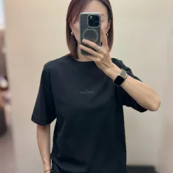Hochwertige Kurzarm-Kollektion von Stone Island in Schwarz mit Logo