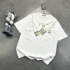 Premium Louis Vuitton Kurzarm-T-Shirt mit Anhänger Schwarzer Baumwolldruck Luxus