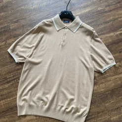 Hochwertige Ralph Lauren Kurzarm-Kollektion mit weißen Strickstreifen