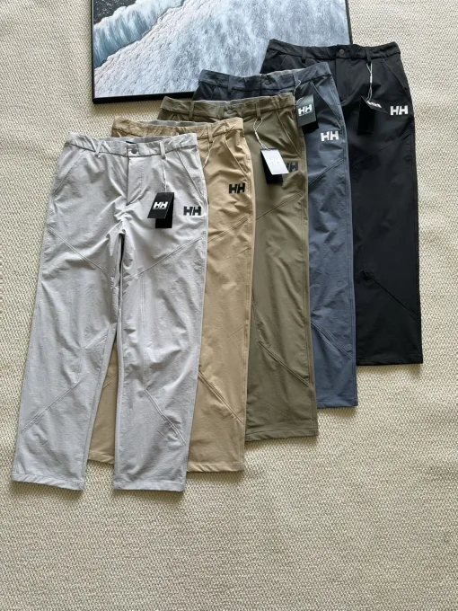 Hochwertige Helly Hansen Hose aus schwarzem Nylon im Urban Style