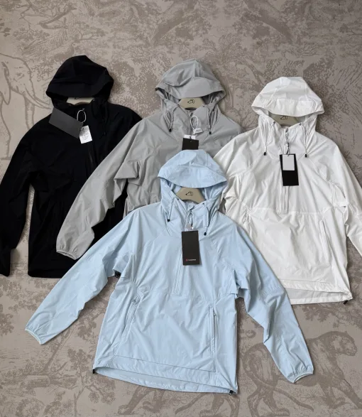 Luxus-Mantel von Lululemon, schwarz, Nylon, atmungsaktiv, luxuriös
