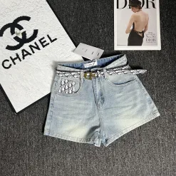 Premium Dior Shorts Kollektion aus weißem Denim
