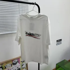 Premium Balenciaga Kurzarm-T-Shirt mit weißem Print