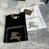 Premium Burberry Kurzarm-Kollektion mit schwarzem Logo