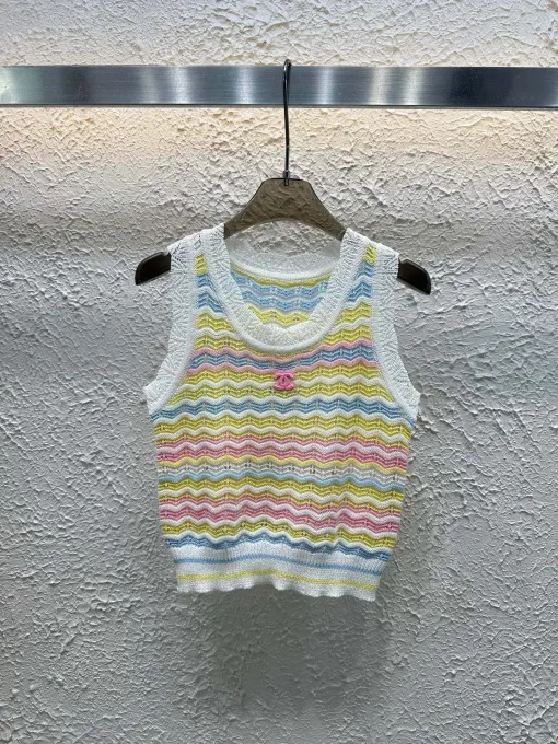 Hochwertige Chanel-Weste im Strickstil