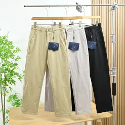 Hochwertige Prada Freizeithose aus rotem Leder, Casual Collection