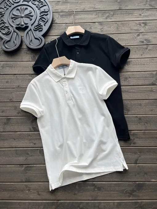 Premium Prada Poloshirt in Weiß mit Stickerei