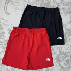 Bestseller The North Face Shorts Rot Atmungsaktiver Stil