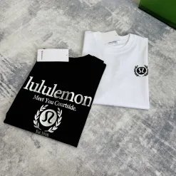 Luxuriöses Lululemon Kurzarm-T-Shirt aus schwarzer Baumwolle, atmungsaktiv