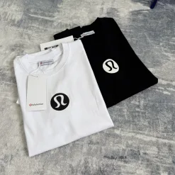 Premium Lululemon Kurzarm-Logo-Kollektion aus schwarzer Baumwolle