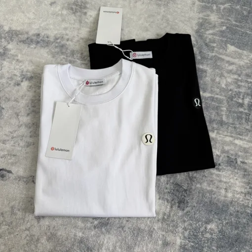 Hochwertiges Lululemon Kurzarm-T-Shirt aus der Logo-Kollektion aus schwarzem Leder