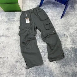Hochwertige Nike Shorts in Grau, einfarbig