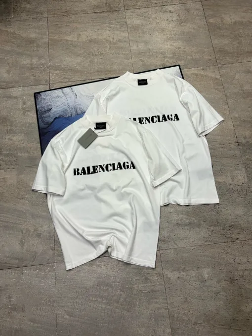 Hochwertiges Balenciaga Kurzarmhemd im weißen Logo-Stil