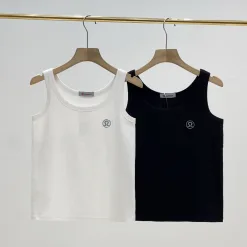 Luxuriöse ärmellose schwarze Baumwoll-Stickereikollektion von Lululemon