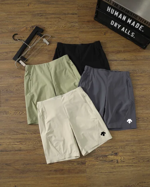 Hochwertige Descente-Shorts aus grünem Nylon der Urban Collection