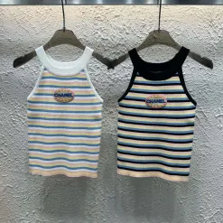 Hochwertige Chanel Weste aus weißer Strickstickerei-Kollektion