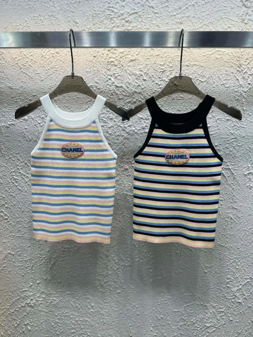 Hochwertige Chanel Weste aus weißer Strickstickerei-Kollektion