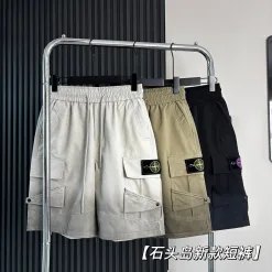 Bestseller – Shorts von Stone Island im Farbverlaufsstil in Schwarz