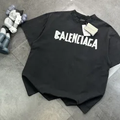 Hochwertige Balenciaga Kurzarm Schwarz Distressed Luxus