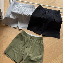 Hochwertige Lululemon Shorts Schwarz Nylon Logo Luxus