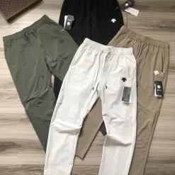 Luxuriöse Descente-Hose aus grauem Nylon im Logo-Stil