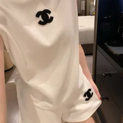 Bestseller Chanel Shorts Schwarz bestickt Stil