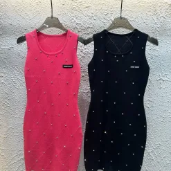 Luxus-Weste aus der Miu Miu-Kollektion mit rosa Stricklogo