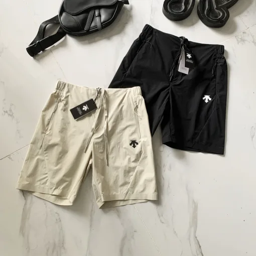 Luxus-Shorts Descente in Schwarz, lässiger Strickstil