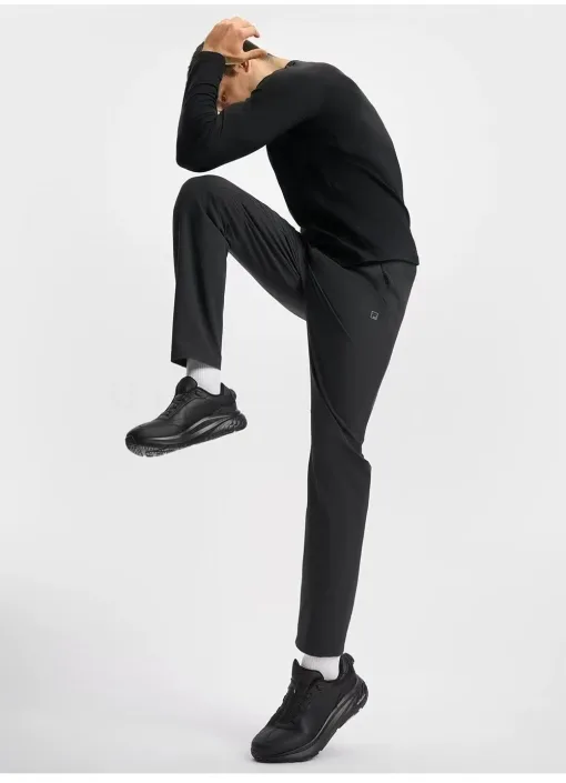 Luxuriöse Fila-Hose in Schwarz, atmungsaktiver Stil