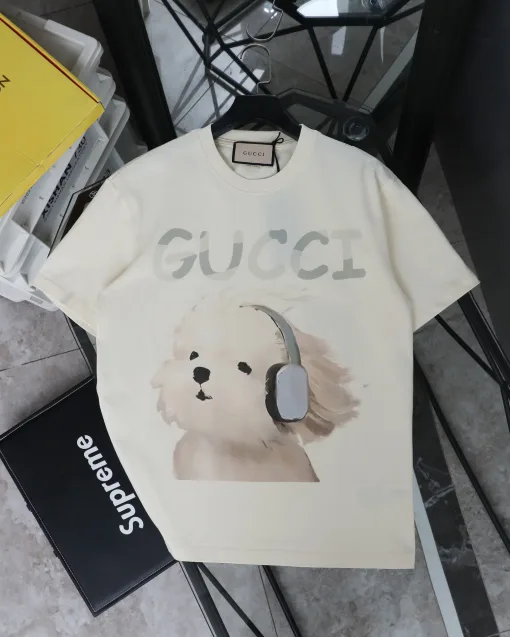 Luxus-Gucci-Kollektion mit kurzem Ärmel und Beige-Print