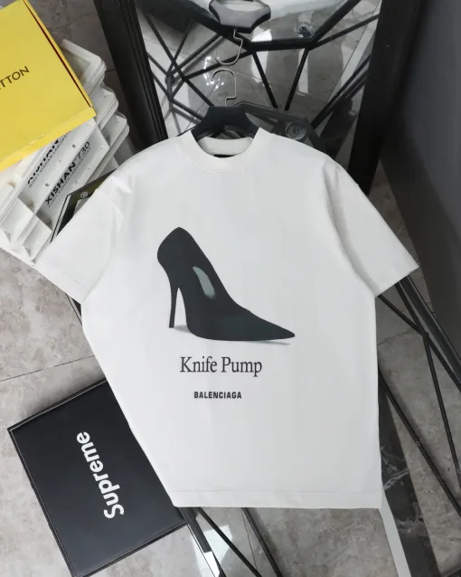Luxus-Kollektion „Kurzarm“ von Balenciaga in Weiß