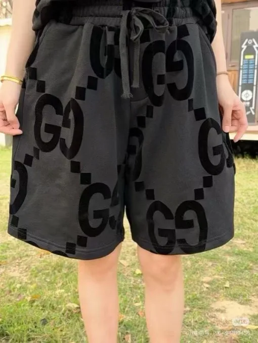 Bestseller der Gucci-Kollektion mit kurzem Arm und schwarzem Logo