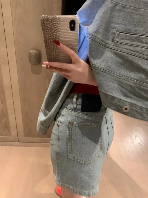 Bestseller Burberry Kurzrock Blue Denim Bestickte Kollektion