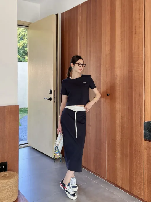 Luxuriöses Miu Miu T-Shirt Grau Logo Kollektion